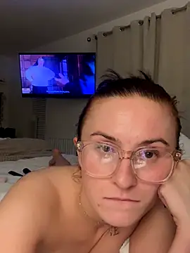 Snapshot of EmLovesxx chatting on November 18, 2025, 8:56 pm EmLovesxx online show from November 18, 2025, 8:56 pm