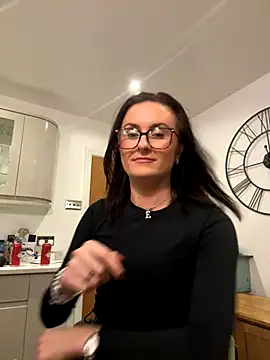 Snapshot of EmLovesxx chatting on November 21, 2025, 12:31 am EmLovesxx online show from November 21, 2025, 12:31 am