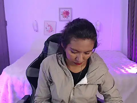 Samanta 777 online show from April 10, 2026, 7:37 am