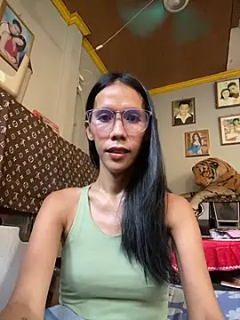 bellaUtops online show from November 28, 2025, 7:52 am