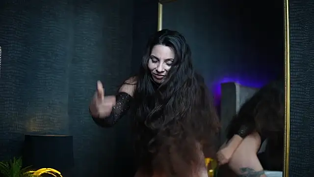 GiaEasyIce online show from November 5, 2025, 8:34 pm