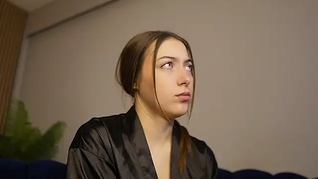 aaylinn x online show from November 8, 2025, 1:14 pm