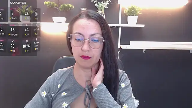 Lauryn Jones online show from April 7, 2026, 4:53 pm