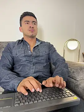 Chris Clarck online show from November 29, 2025, 7:36 pm