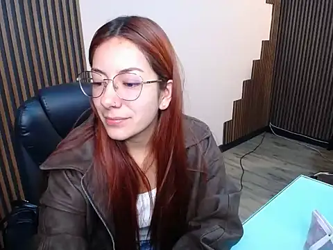 desk desire online show from December 1, 2025, 11:33 am