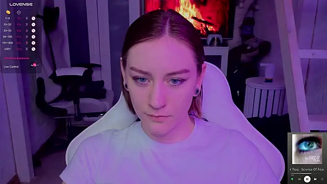 RetroMarie online show from November 9, 2025, 11:42 pm