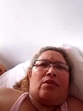 Snapshot of Cessi50 chatting on January 18, 2026, 12:52 pm Cessi50 online show from January 18, 2026, 12:52 pm