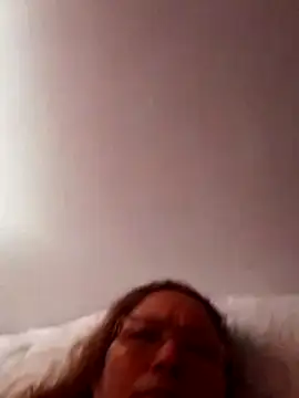 Snapshot of Cessi50 chatting on February 4, 2026, 12:11 pm Cessi50 online show from February 4, 2026, 12:11 pm