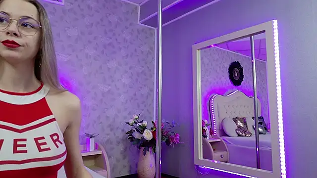 GracieCute online show from November 27, 2025, 4:24 am