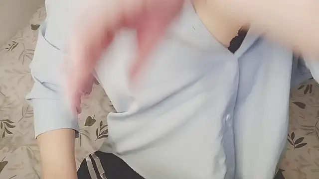 Sunny-Aurora online show from November 23, 2025, 4:00 am