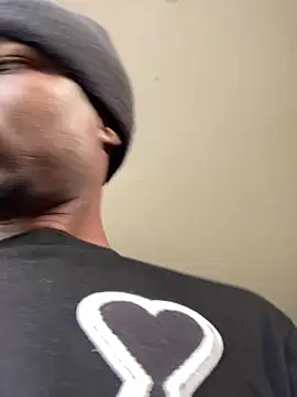 Snapshot of Ndodemnyama@xh chatting on November 17, 2025, 4:05 am Ndodemnyamaxh online show from November 17, 2025, 4:05 am