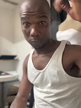 Snapshot of Ndodemnyama@xh chatting on January 14, 2026, 8:29 am Ndodemnyamaxh online show from January 14, 2026, 8:29 am