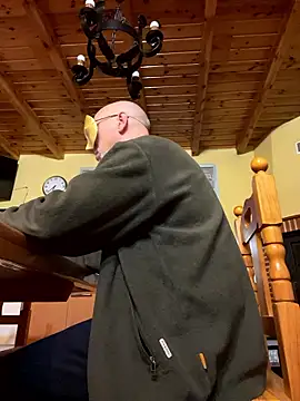 Snapshot of men1967 chatting on January 18, 2026, 5:38 pm men1967 online show from January 18, 2026, 5:38 pm