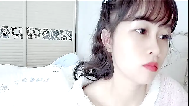 lookbyby online show from January 13, 2026, 1:31 am