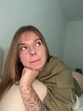 LisaFreierxx online show from May 25, 2026, 4:17 pm