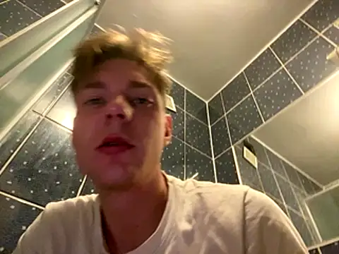 Snapshot of Niesmialyy chatting on November 11, 2025, 3:40 pm Niesmialyy online show from November 11, 2025, 3:40 pm