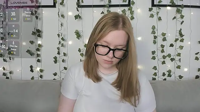 Snapshot of victoria_pum_ chatting on November 7, 2025, 1:59 pm victoria pum online show from November 7, 2025, 1:59 pm