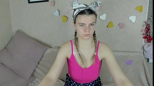 Zorianaa online show from February 17, 2026, 9:34 pm