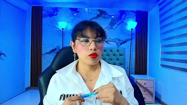 Snapshot of EsmeraldaChantre chatting on November 19, 2025, 11:43 am EsmeraldaChantre online show from November 19, 2025, 11:43 am