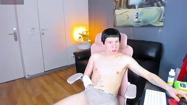 CutieKai  online show from April 9, 2026, 9:54 pm