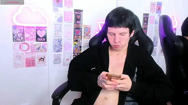 CutieKai  online show from April 11, 2026, 10:02 pm