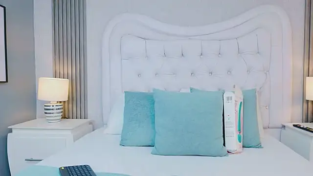 ScarlettPetrova online show from April 10, 2026, 11:50 am