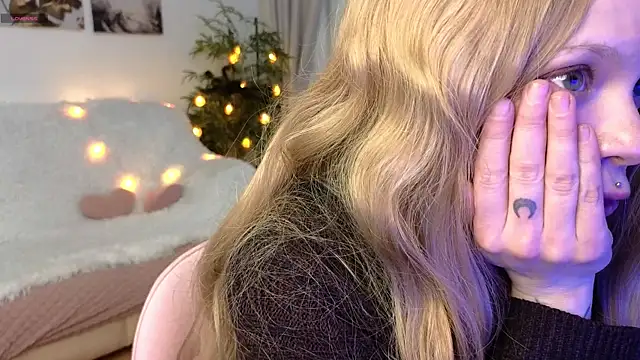 Freya Heya online show from November 30, 2025, 9:04 pm