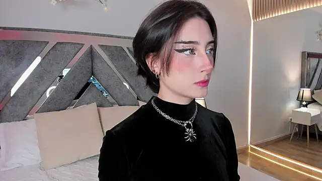 Snapshot of EmmaCollins___ chatting on November 25, 2025, 12:16 pm EmmaCollins online show from November 25, 2025, 12:16 pm