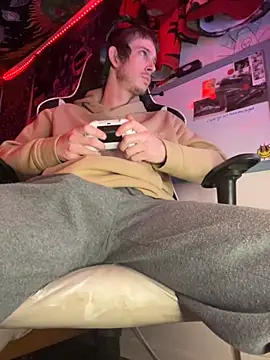 mascboyyy online show from November 19, 2025, 7:47 pm