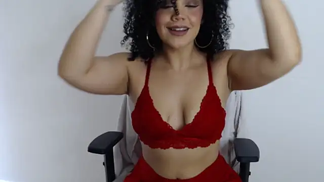 goddessvenus444 online show from April 15, 2026, 2:21 pm