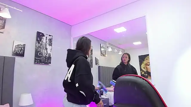 kendra london online show from February 3, 2026, 11:26 am