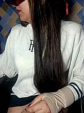 Snapshot of Sexy_leone chatting on November 21, 2025, 5:34 pm Sexy leone online show from November 21, 2025, 5:34 pm