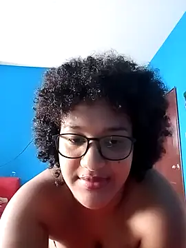 Lauren0202 online show from November 7, 2025, 6:56 pm