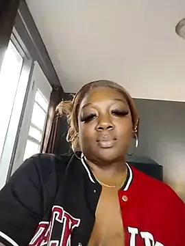 Snapshot of BiancaClarkson chatting on November 3, 2025, 5:16 pm BiancaClarkson online show from November 3, 2025, 5:16 pm