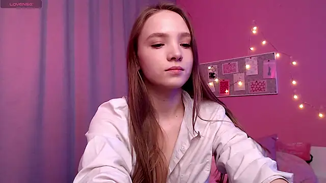 Adria Arjona online show from March 17, 2026, 7:33 am