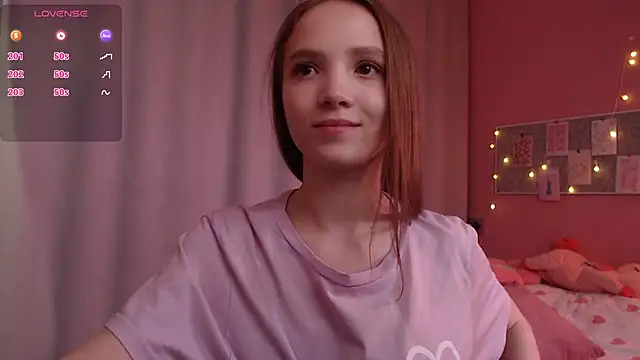 Snapshot of Adria_Arjona chatting on May 24, 2026, 7:41 am Adria Arjona online show from May 24, 2026, 7:41 am
