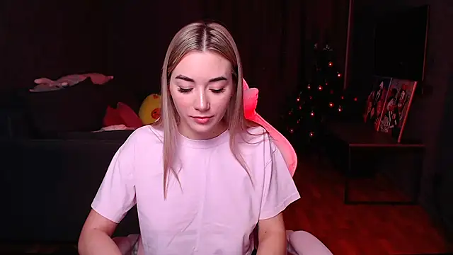 Rosie Mac online show from December 17, 2025, 2:16 am