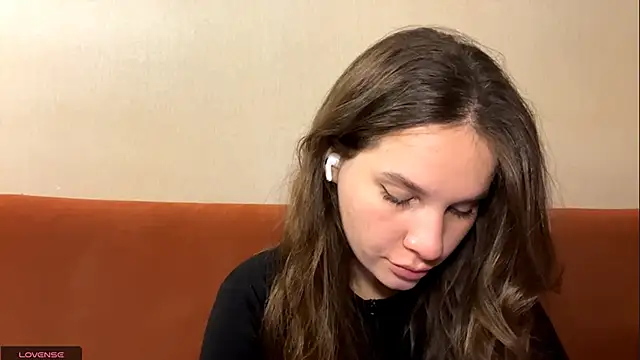 Luna Blossom online show from November 20, 2025, 2:12 am