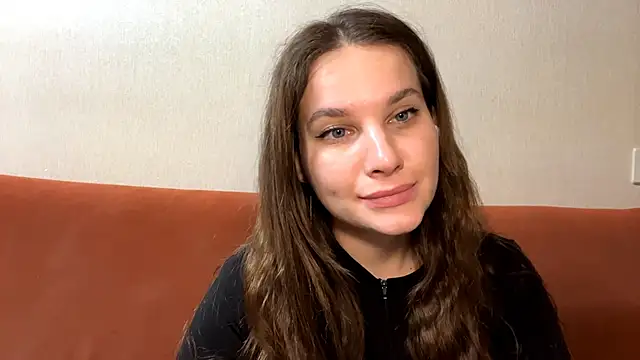 Luna Blossom online show from November 21, 2025, 2:10 am