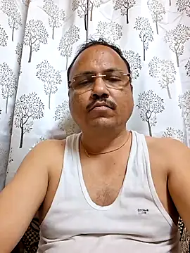 suraj696 online show from November 25, 2025, 5:35 pm