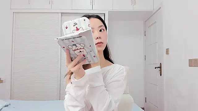 Snapshot of celili068 chatting on November 7, 2025, 6:51 am celili068 online show from November 7, 2025, 6:51 am