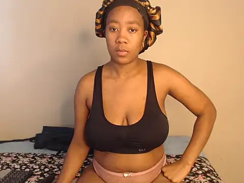 Snapshot of SexyLipss_ chatting on November 4, 2025, 1:48 pm SexyLipss online show from November 4, 2025, 1:48 pm