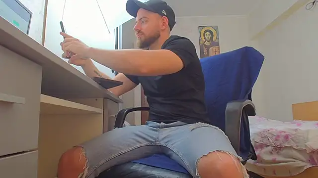 Ryanstone  online show from June 10, 2026, 7:20 am