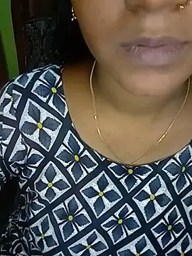 Snapshot of Neha533 chatting on July 21, 2026, 6:31 pm Neha533 online show from July 21, 2026, 6:31 pm