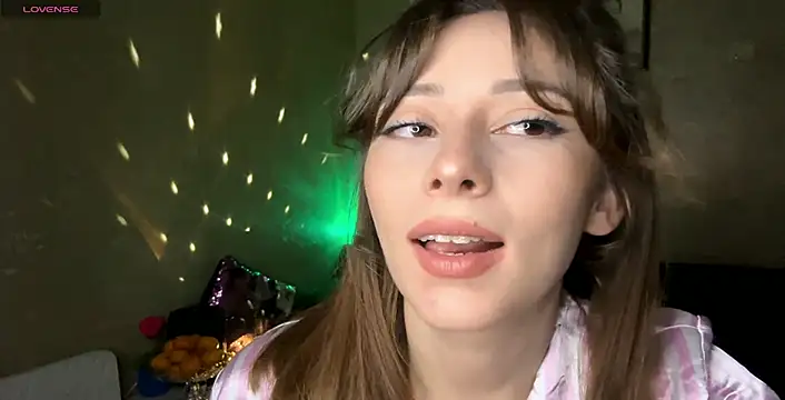 Snapshot of CrystaDepaul chatting on November 29, 2025, 9:04 pm CrystaDepaul online show from November 29, 2025, 9:04 pm