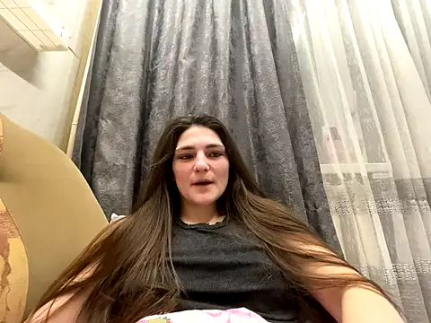 HelgaMun online show from November 7, 2025, 3:11 am