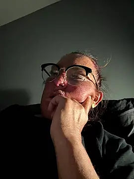 Angel-LinaX online show from January 9, 2026, 10:39 pm