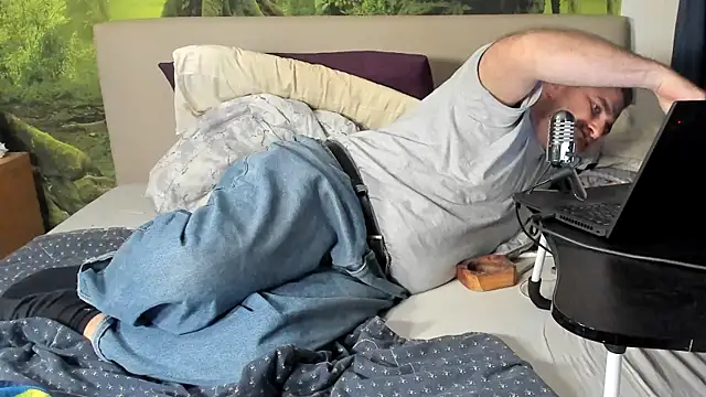 chubbydaddybearluka online show from December 4, 2025, 4:11 am