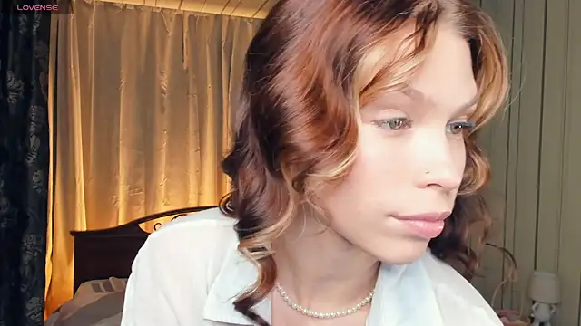 EvaStar1ight online show from December 19, 2025, 8:44 pm