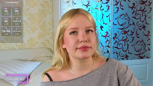 Mila wxw online show from November 27, 2025, 1:00 pm